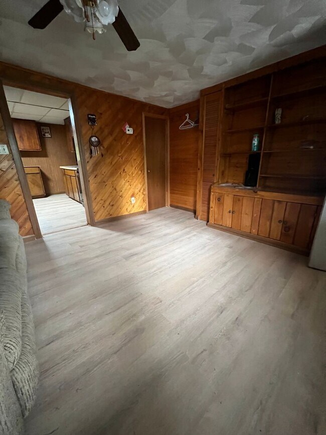Building Photo - 428 Genet