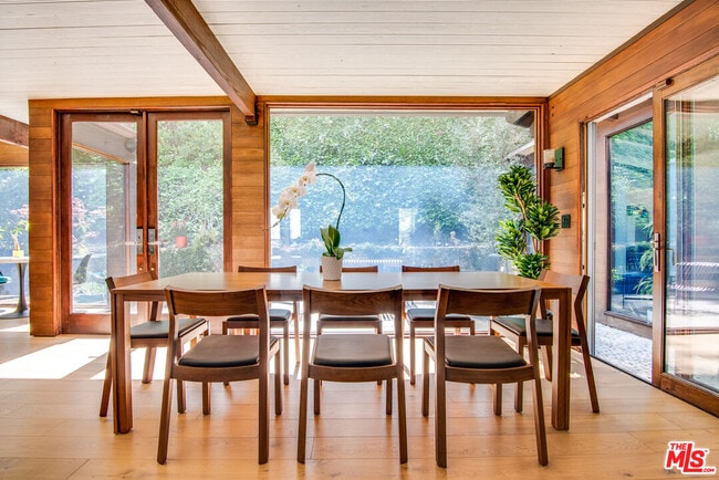 Foto del edificio - 9624 Yoakum Dr