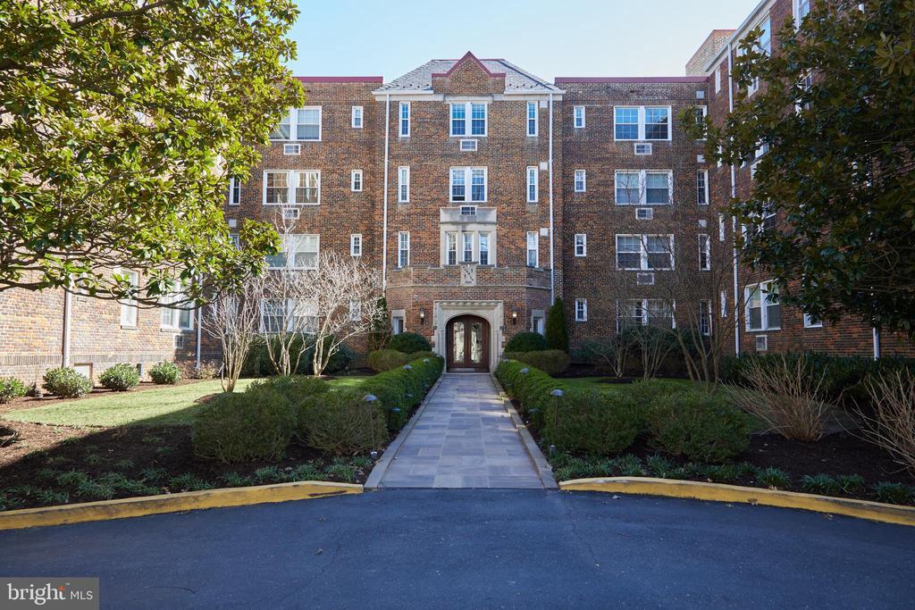 Primary Photo - 3051 Idaho Ave NW