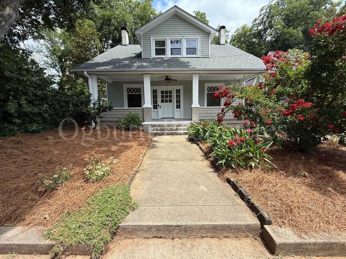 Primary Photo - 617 S Green St