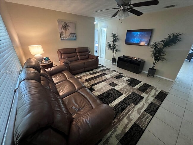 Foto del edificio - 4731 SW 25th Ave