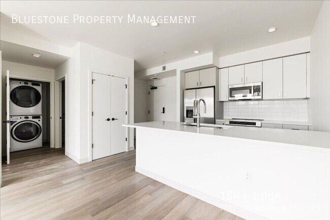 Foto del edificio - 1 Month Free With 12+ Month Lease!