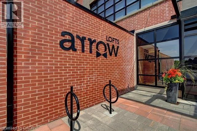 Primary Photo - 112 Benton St