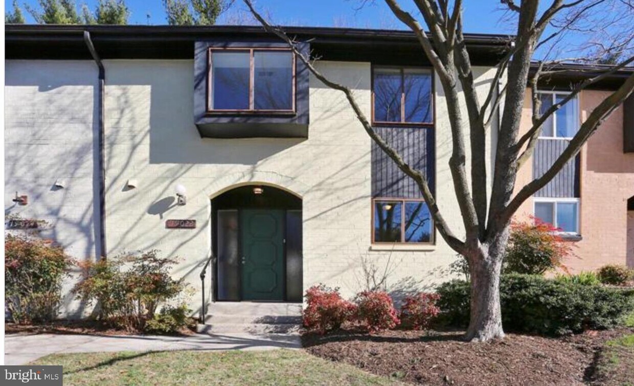 Foto principal - 19022 Montgomery Village Ave