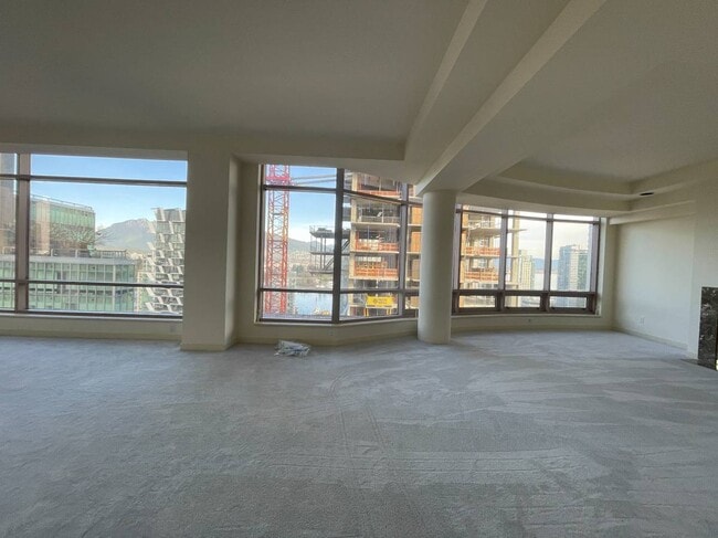 Building Photo - 1500 Alberni St