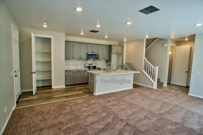 Building Photo - 27477 Boulderview Way