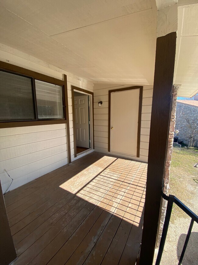 Patio delantero - 7000 Oak Meadow Cir