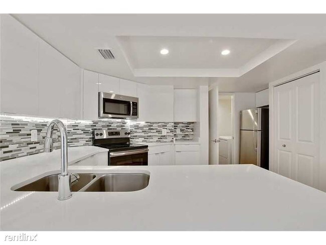 Foto del edificio - 3605 NE 207th St