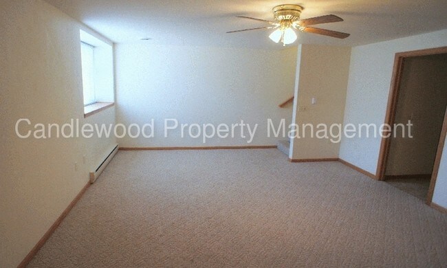 Building Photo - 1400 River View Ave
