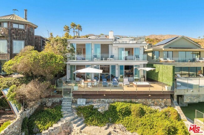 Foto del edificio - 24380 Malibu Rd