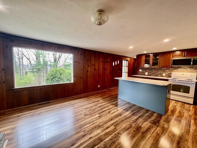 Foto del edificio - 2635 Hebron Rd