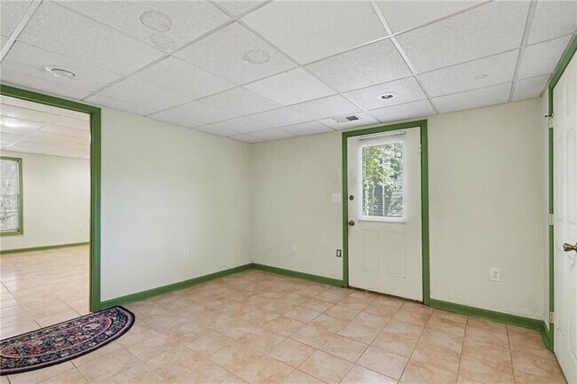 Building Photo - 5200 Laurel Bridge Dr SE