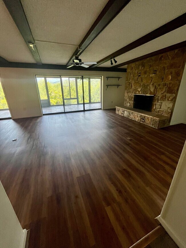 Foto del edificio - One-Level Condo -- Just Minutes from Town!!!!