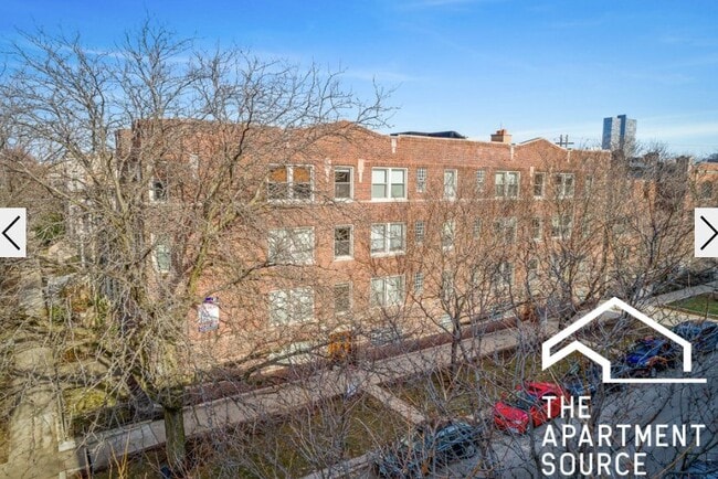 Photo - 1214 W Waveland Ave Apartment