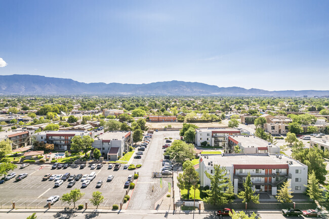 Comanche Wells - Apartments in Albuquerque, NM | Apartments.com