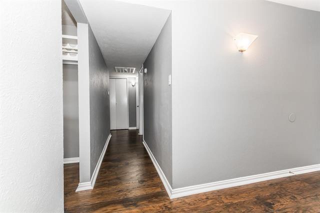 Foto del edificio - 221 Hardwood Trail