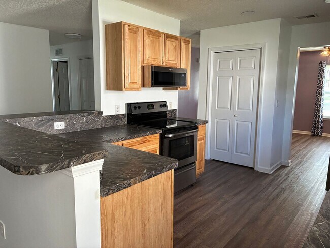 Foto del edificio - 630 Glen Haven Dr