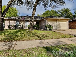 Building Photo - 19638 Southaven Dr