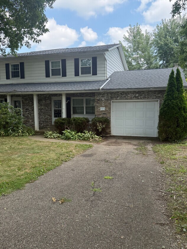 Foto principal - 6576 Ravenwood Ave NW