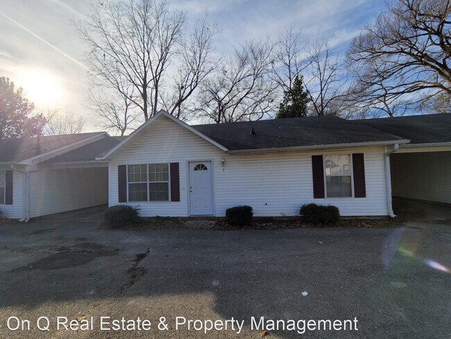 Building Photo - 2 br, 2 bath House - 923 W. Oak Ave #2