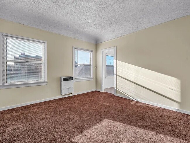 Foto del edificio - 1628 W 45th St