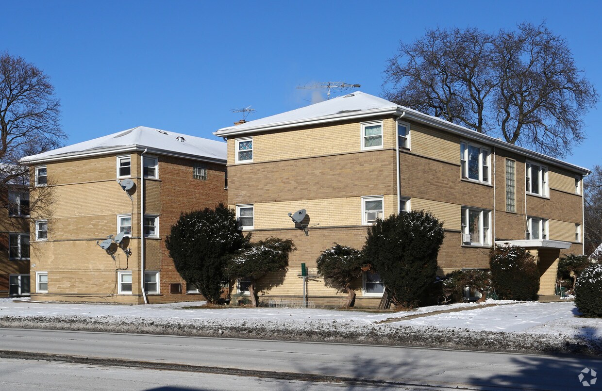 1309 E Roosevelt Rd, Wheaton, IL 60187 Apartments in Wheaton, IL