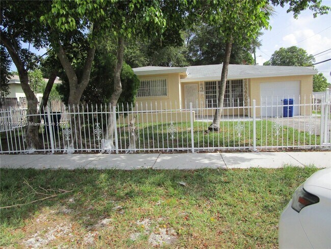 Foto del edificio - 1290 NE 158th St   North Miami Beach Fl 33162