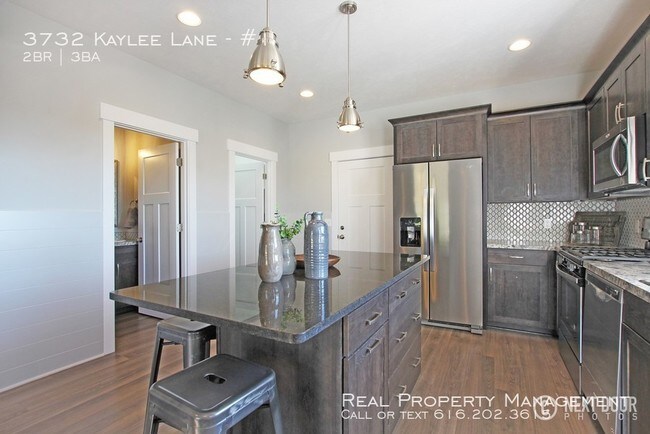 Building Photo - Gorgeous Brand New Townhomes!!!