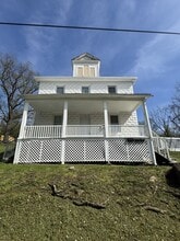 Building Photo - 6 Laurel Hill Ln