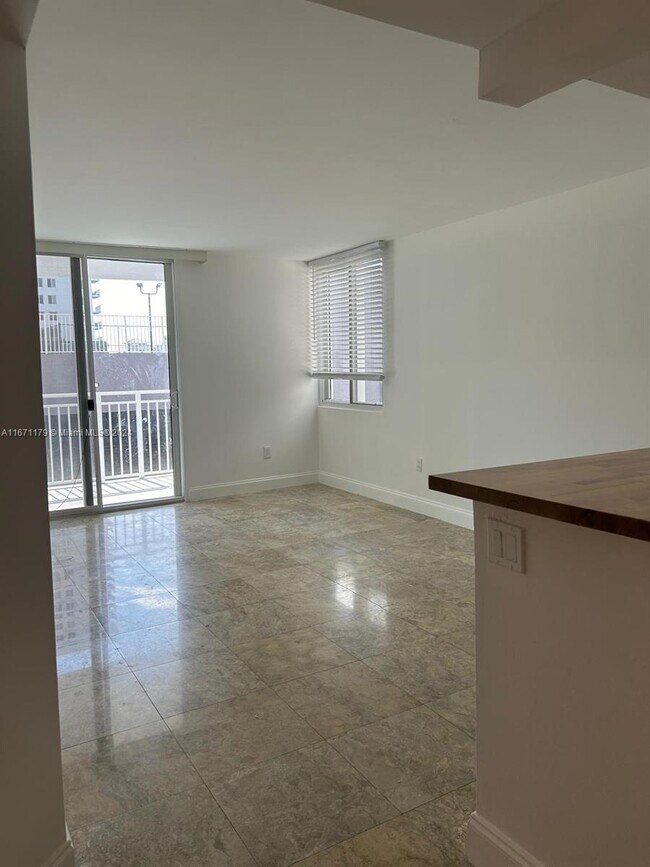 Foto del edificio - 800 N Miami Ave
