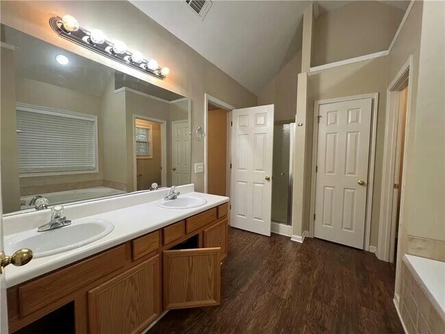 Building Photo - 202 Brick Mill Dr