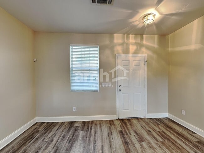 Building Photo - 2774 Jordan Ln