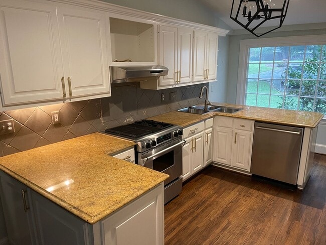 Foto del edificio - 2610 Providence Rd