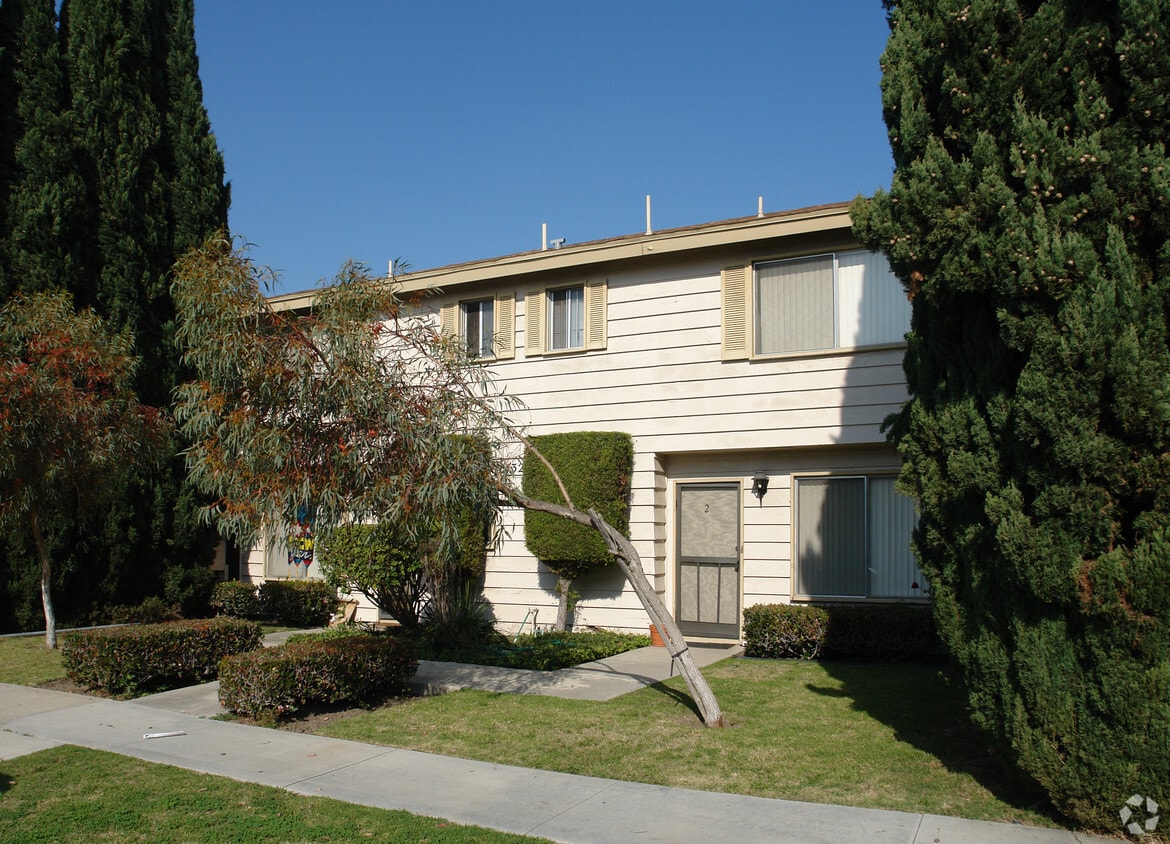 4321 Green Ave, Los Alamitos, CA 90720 Apartments in Los Alamitos, CA