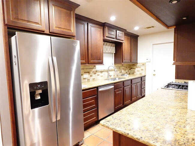 Foto del edificio - 6215 Pinole Forest Dr