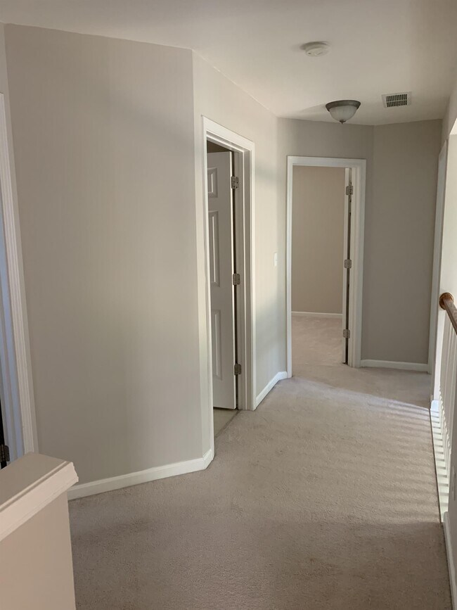 Foto del edificio - 8710 Radford Ln