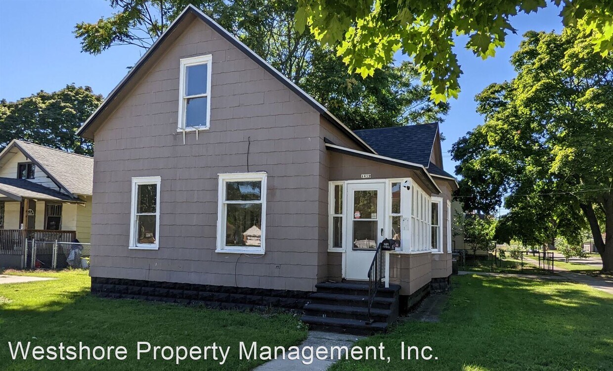 Foto principal - 3 br, 1 bath House - 1689 5th St.