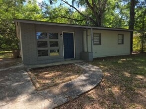 Building Photo - 1108 Rhett Dr