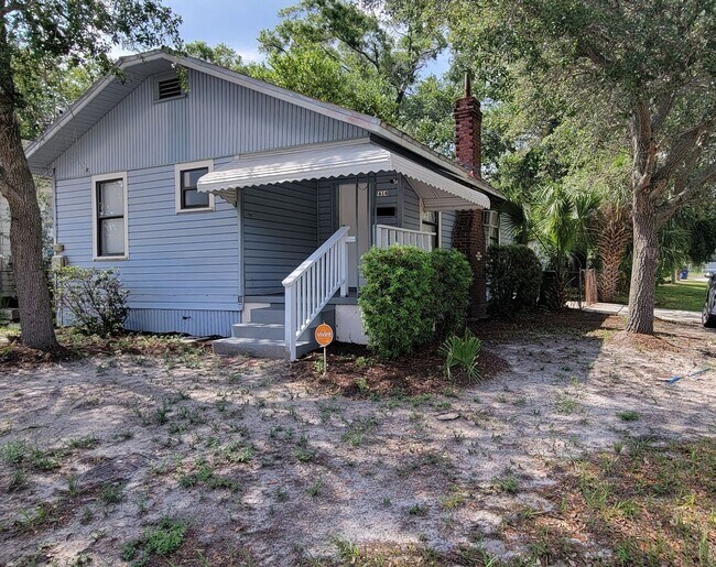 Building Photo - 3 br, 2 bath House - 2614 E 20TH AVE