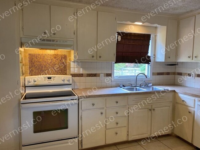 Building Photo - 6625 Hickory Ridge Rd