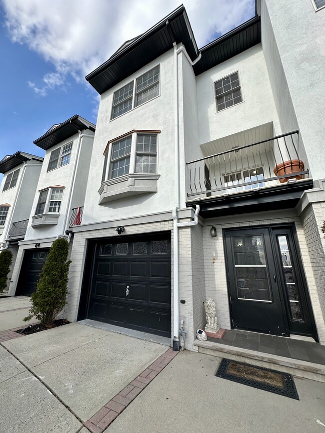 Building Photo - 3 Harbor Front Ct