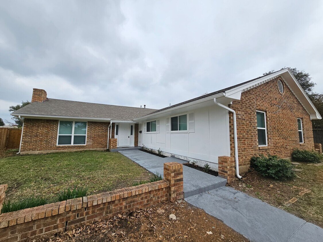 Foto del edificio - Available Now!