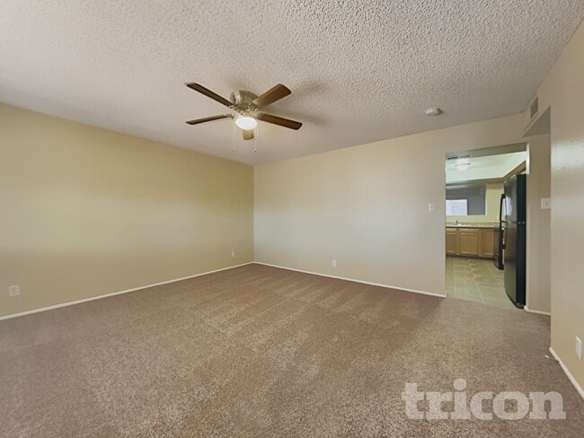 Building Photo - 6258 W Wolf St