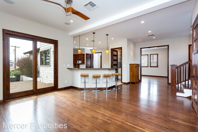 Building Photo - 5 br, 4 bath House - 3749 Elliott St.