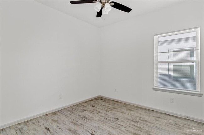 Building Photo - 1500 Shavano Dr