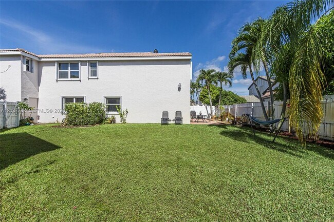 Foto del edificio - 17367 SW 20th Ct