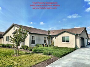 Building Photo - 3058 Bright St