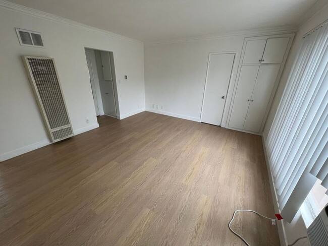 Foto del edificio - 1236 N Sweetzer Ave