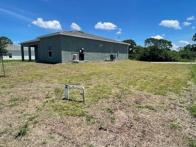 Foto del edificio - Coming Soon!   4/2 Single Family Home