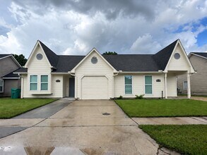 Building Photo - 3023 Sienna Dr